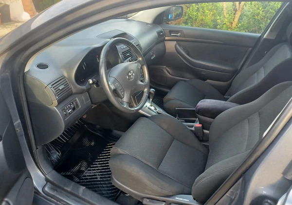 Toyota Avensis cena 10900 przebieg: 193000, rok produkcji 2003 z Łódź małe 37